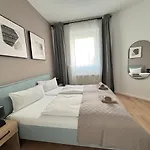 Apartment 135qm - 6 - - 2 Bathrooms - Free Parking - Mallibase