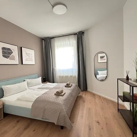 135qm - 6 - - 2 Bathrooms - Free Parking - Mallibase * Hannover