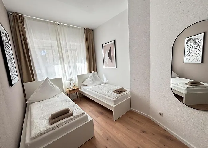 Apartman 135qm - 6 - - 2 Bathrooms - Free Parking - Mallibase Hannover