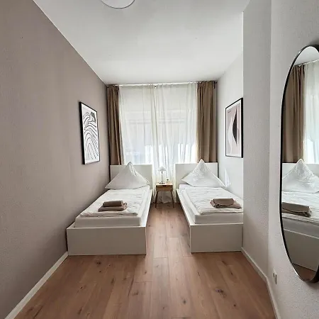 135qm - 6 - - 2 Bathrooms - Free Parking - Mallibase Апартаменты *