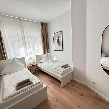 Апартаменты 135qm - 6 - - 2 Bathrooms - Free Parking - Mallibase Ганновер